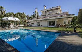 Элитная вилла с садом, бассейном и джакузи, в престижном районе, рядом с пляжем, Калелья, Испания за 2 200 000 €