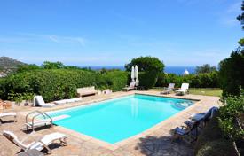 Очаровательная вилла недалеко от моря и поля для гольфа в Порто-Черво, Сардиния, Италия за $8 900 в неделю