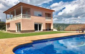 Меблированная вилла с бассейном, садом и видом на море, Калонже, Испания за 575 000 €