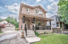 Дом в городе в Этобико, Торонто, Онтарио,  Канада за C$1 785 000