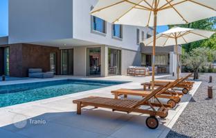 7-комнатный дом 266 м² в Лабине за 1 250 000 €