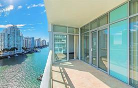 Комфортабельные апартаменты с видом на океан в резиденции на первой линии от пляжа, Майами-Бич, Флорида, США за $1 120 000