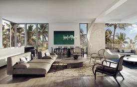 Апартаменты с собственным лифтом в закрытой резиденции с садом, гаражом и бассейном, в престижном районе, рядом с пляжем, Майами-Бич за 1 751 000 €