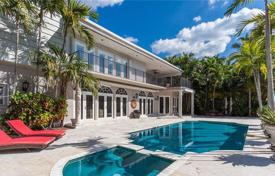 Комфортабельная вилла с задним двором, бассейном, террасой и двумя гаражами, Форт-Лодердейл, США за $2 799 000