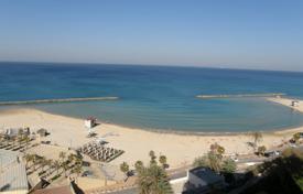 Апартаменты с видом на море в самом сердце города, напротив центрального пляжа, Нетания, Израиль за $655 000