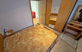 Квартира с 1-й спальней, первая линия моря в Елените за 64 000 €