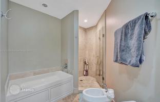 2-комнатная квартира в кондо 120 м² в Коллинз-авеню за $1 189 000