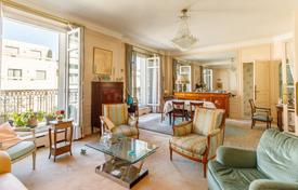 Просторная квартира-дуплекс с тремя балконами, Париж, Франция за 2 120 000 €