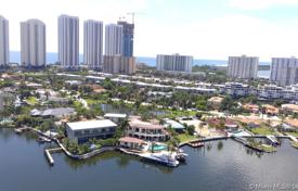 Современные апартаменты с видом на океан в резиденции на первой линии от пляжа, Санни Айлс Бич, Флорида, США за $899 000