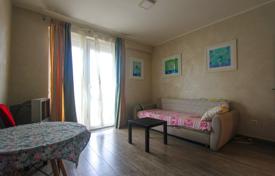 Двухкомнатная квартира с просторной террасой и красивым видом, Будва, Черногория за 95 000 €