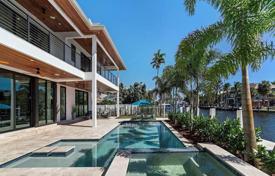 Просторная вилла с задним двором, бассейном, террасой и двумя гаражами, Форт-Лодердейл, США за $4 195 000