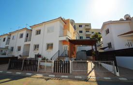 Комфортабельный таунхаус с патио, парковкой, балконами и видом на море, Протарас, Кипр за 250 000 €