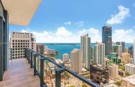 Комфортабельные апартаменты с террасой и видом на залив в здании с тропическими садами, Майами, США за 2 914 000 €