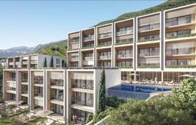 Новая резиденция с бассейнами рядом с побережьем и старым городом, Кумбор, Черногория за От 380 000 €