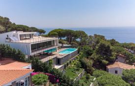 Новая вилла с панорамным видом на море в элитной резиденции, Льорет‑де-Мар, Испания за 14 000 € в неделю