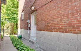 Дом в городе в Восточном Йорке, Торонто, Онтарио,  Канада за C$2 101 000