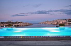 Меблированная вилла на берегу моря с бассейном, садом и лифтом, Та-Шбиш, Мальта за 12 000 000 €