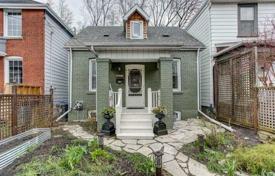 Дом в городе в Олд Торонто, Торонто, Онтарио,  Канада за C$1 325 000