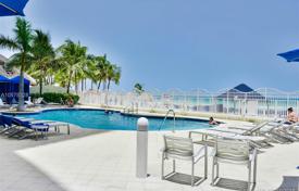 Меблированная четырехкомнатная квартира на первой линии от пляжа в Санни-Айлс-Бич, Флорида, США за 773 000 €