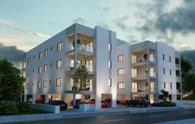 Малоэтажная резиденция с парковкой недалеко от моря, Ларнака, Кипр за От 250 000 €