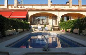 Таунхаус с просторными комнатами и бассейном, Камбрильс, Испания за 394 000 €