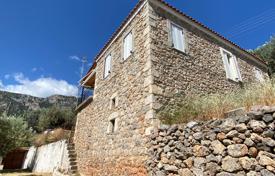 Отремонтированный каменный дом с видом на море и горы, Тирос, Пелопоннес, Греция за 150 000 €