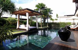Просторная охраняемая вилла с бассейном и зонами отдыха в престижном районе, в 500 метрах от пляжа, Джимбаран, Бали, Индонезия за $4 400 в неделю