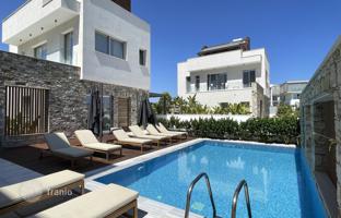 4-комнатный коттедж 209 м² в Айя-Напе за 1 800 000 €