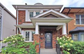 Дом в городе в Олд Торонто, Торонто, Онтарио,  Канада за C$2 009 000