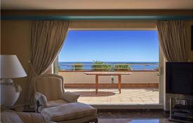 Пентхаус с собственным бассейном, террасой и панорамным видом на море, в Каннах, в районе Нижняя Калифорния за 2 300 000 €