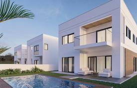 Новый комплекс вилл с садами в пригороде Никосии, Кипр за От £555 000