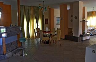 6-комнатная вилла 610 м² в Салониках за 550 000 €