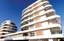 Элитная резиденция с бассейном и панорамным видом в 80 метрах от пляжа, Ларнака, Кипр за От 675 000 €