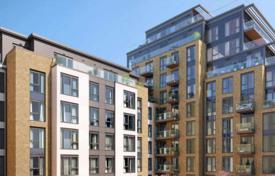 Новые апартаменты с живописными видами в жилом комплексе с набережной, тренажерным залом и парковкой, Лондон, Великобритания за £975 000