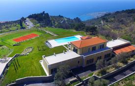 Роскошная вилла с панорамным видом на море, бассейном c морской водой и теннисным кортом, в 5 минутах от Сан-Ремо, Италия, Лигурия за 5 000 000 €