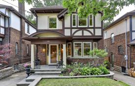 Дом в городе в Йорке, Торонто, Онтарио,  Канада за C$2 066 000