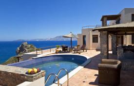 Три виллы на первой линии с частным пляжем, Мирабелло, Крит, Греция за 2 500 000 €
