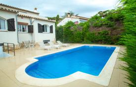 Просторная двухэтажная вилла с бассейном в 500 метрах от пляжей, Кастель-Пладжа‑де-Аро, Испания за 4 200 € в неделю