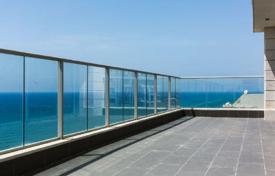 Двухэтажная квартира с террасой и видом на море в Нетании, Израиль за 2 956 000 €
