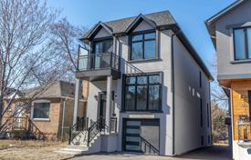 Дом в городе в Восточном Йорке, Торонто, Онтарио,  Канада за C$1 849 000
