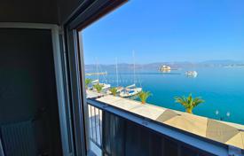 Трёхкомнатная квартира с видом на замок Паламиди и в шаге от порта Нафплиона, Пелопоннес, Греция за 750 000 €