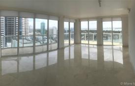 Комфортабельные апартаменты с видом на океан в резиденции на первой линии от пляжа, Майами-Бич, Флорида, США за $1 030 000