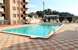 Меблированные апартаменты с террасой в резиденции с бассейном и садом, рядом с пляжем, в спокойном районе Льорет‑де-Мар, Испания за 86 000 €