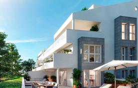Апартаменты с 1 спальней в 400 м от моря в Бенальмадене за 267 000 €