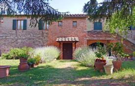 Двухэтажный дом с уютными комнатами и камином, Кастельнуово-Берарденга, Италия за 760 000 €