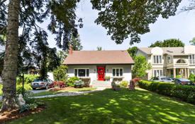 Дом в городе в Этобико, Торонто, Онтарио,  Канада за C$1 919 000