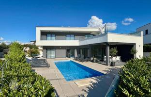 5-комнатный дом 180 м² в Малинске за 1 050 000 €