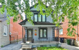 Дом в городе в Йорке, Торонто, Онтарио,  Канада за C$1 763 000
