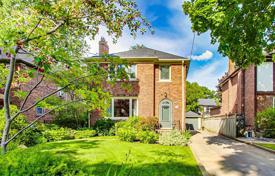 Дом в городе в Этобико, Торонто, Онтарио,  Канада за C$2 208 000