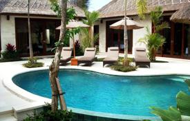 Вилла с бассейном и парковкой в резиденции с аквапарком, спа-центром и полями для гольфа, рядом с закрытым пляжем, Бали, Индонезия за 2 770 € в неделю